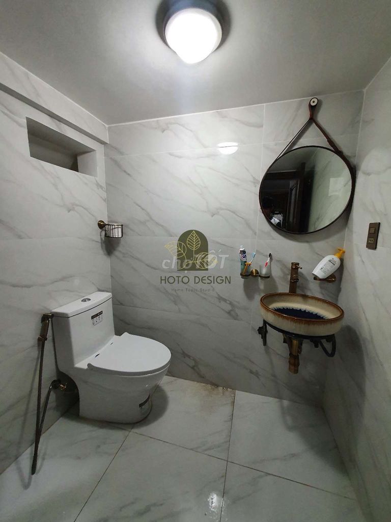 Lavabo sứ mỹ thuật kết hợp vòi nước bằng đồng