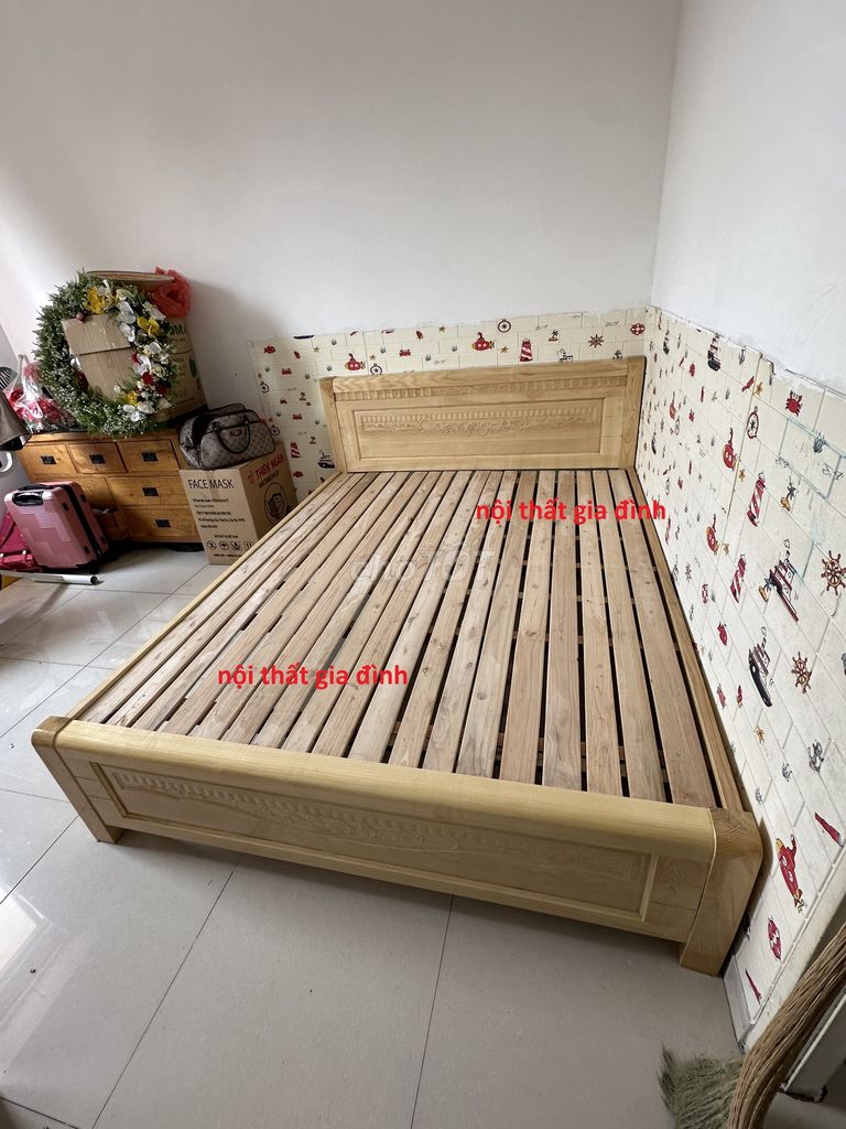 sẵn - giường gỗ sồi tự nhiên - bao bền đẹp , mới