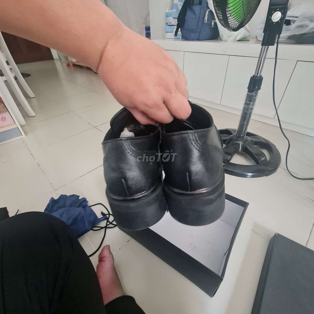 Bán đôi giày mua mà ko đi. Mua bán Giày dép tại Quận Gò Vấp Tp Hồ Chí Minh được đăng bởi Tuấn hình 2