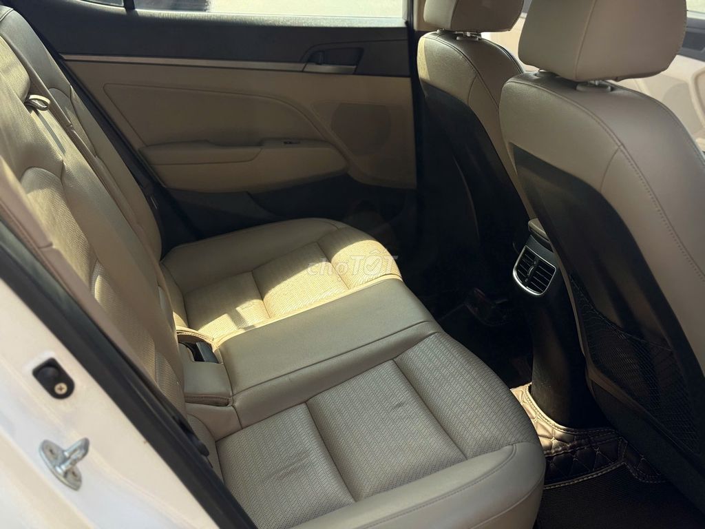 Hyundai Elantra 1.6 AT 2018 màu trắng. Mua bán Ô tô tại Thành phố Thuận An Bình Dương được đăng bởi Thắng Trần Auto hình 10
