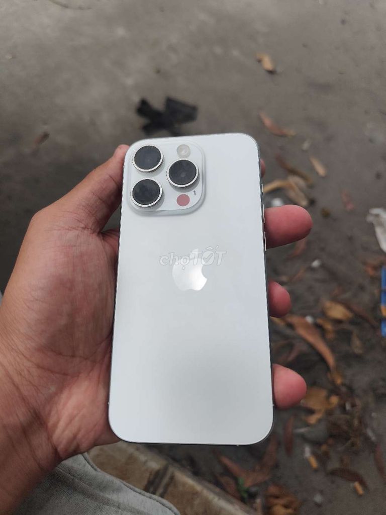 Apple iPhone 15 Pro 256GB Trắng. Mua bán Điện thoại tại Thành phố Thuận An Bình Dương được đăng bởi Phạm Đại hình 1