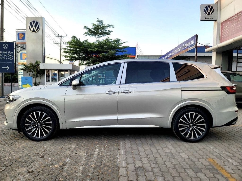 Volkswagen Viloran - MPV Đức - Đẳng cấp thương gia