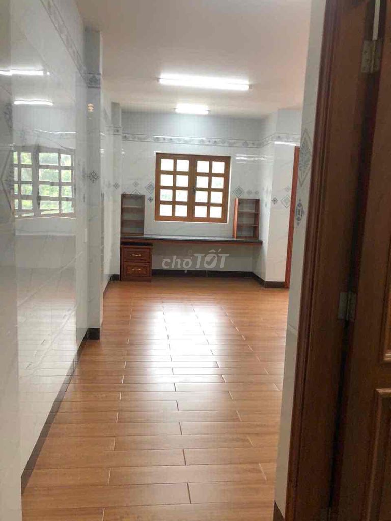 Аренда · 5 комн. · 100 м² · Quận Bình Tân, ул. Đường số 13B