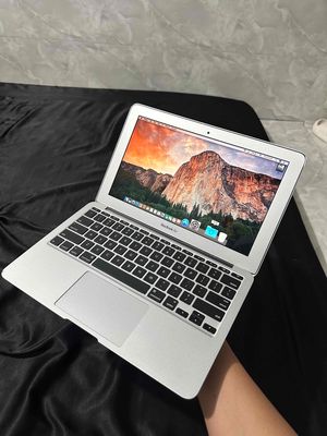 MacBook Air 11 inch 1.6GHz i5 4GB (64GB)