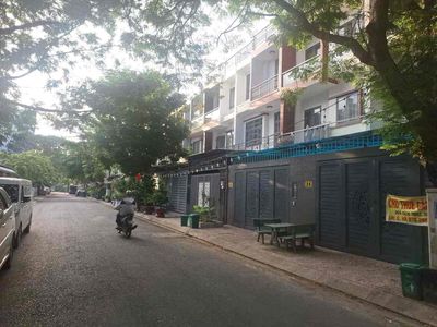Аренда · 4 комн. · 300 м² · Quận 12, ул. đường D2 khu dân cư Hà Đô