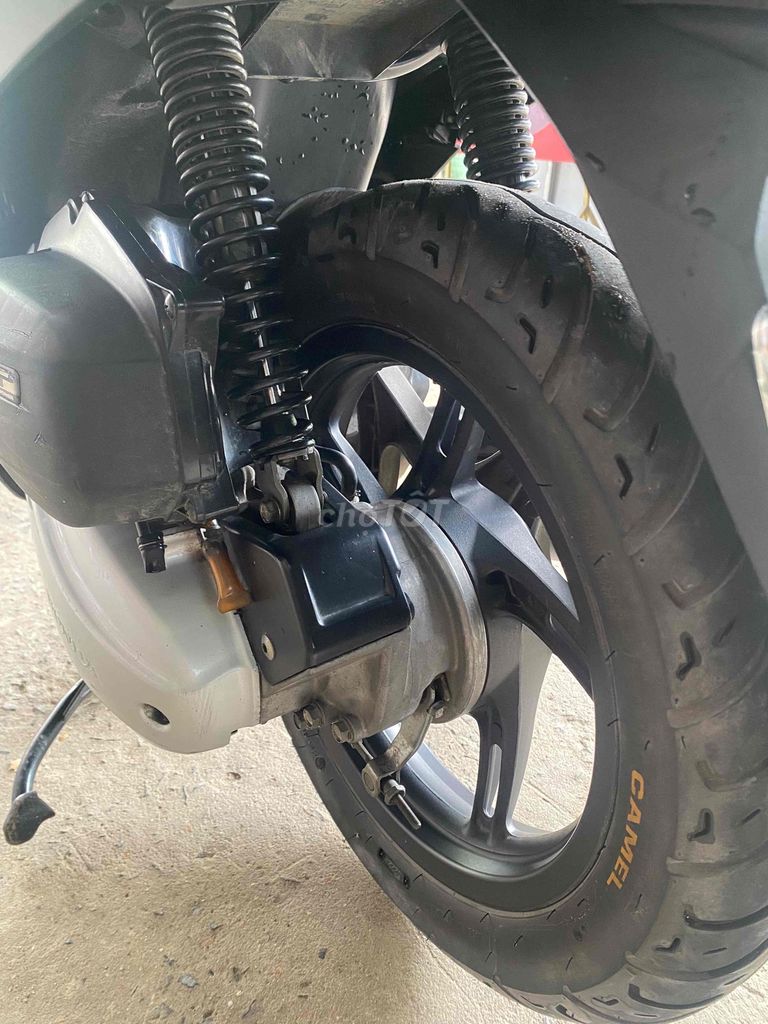 Xe tay ga Honda pcx 125 màu xanh riêu máy zin. Mua bán Xe máy tại Thị xã Tân Uyên Bình Dương được đăng bởi Trần dục Đức hình 4