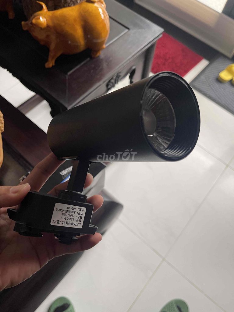 pass đèn rọi ray giá re. Mua bán Đèn tại Thành phố Huế Thừa Thiên Huế được đăng bởi Phùng Đình Nguyên hình 1