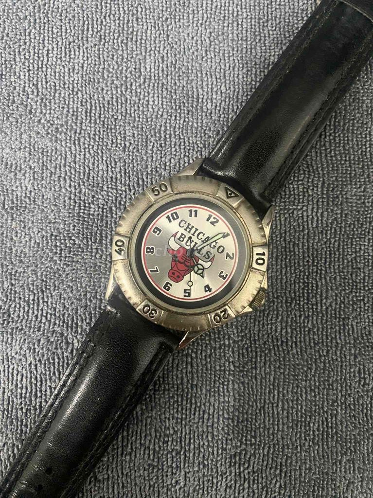 Đồng hồ NBA Vintage “Chicago Bulls 1998 Champion”