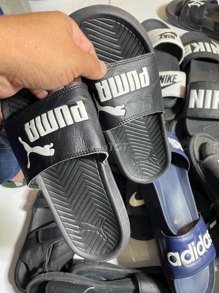 Dép lPuma Unisex Đen size 41.5. Mua bán Giày dép tại Thành phố Thủ Đức Tp Hồ Chí Minh được đăng bởi si 2 hand hình 1