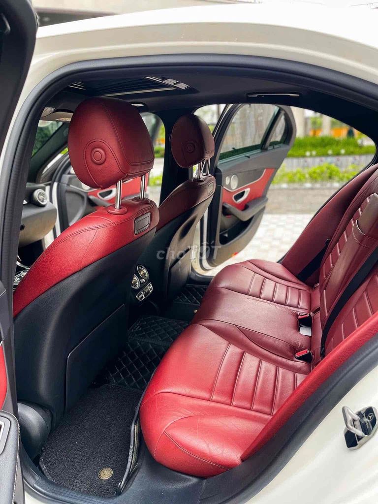 C300 AMG trắng/đỏ 2016. Mua bán Ô tô tại Quận Long Biên Hà Nội được đăng bởi Trang Gala hình 10