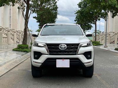 Toyota Fortuner 2022 2.4 4x2 AT chất xe gia đình. Mua bán Ô tô tại Thành phố Thủ Đức Tp Hồ Chí Minh được đăng bởi Ngôn Quân
