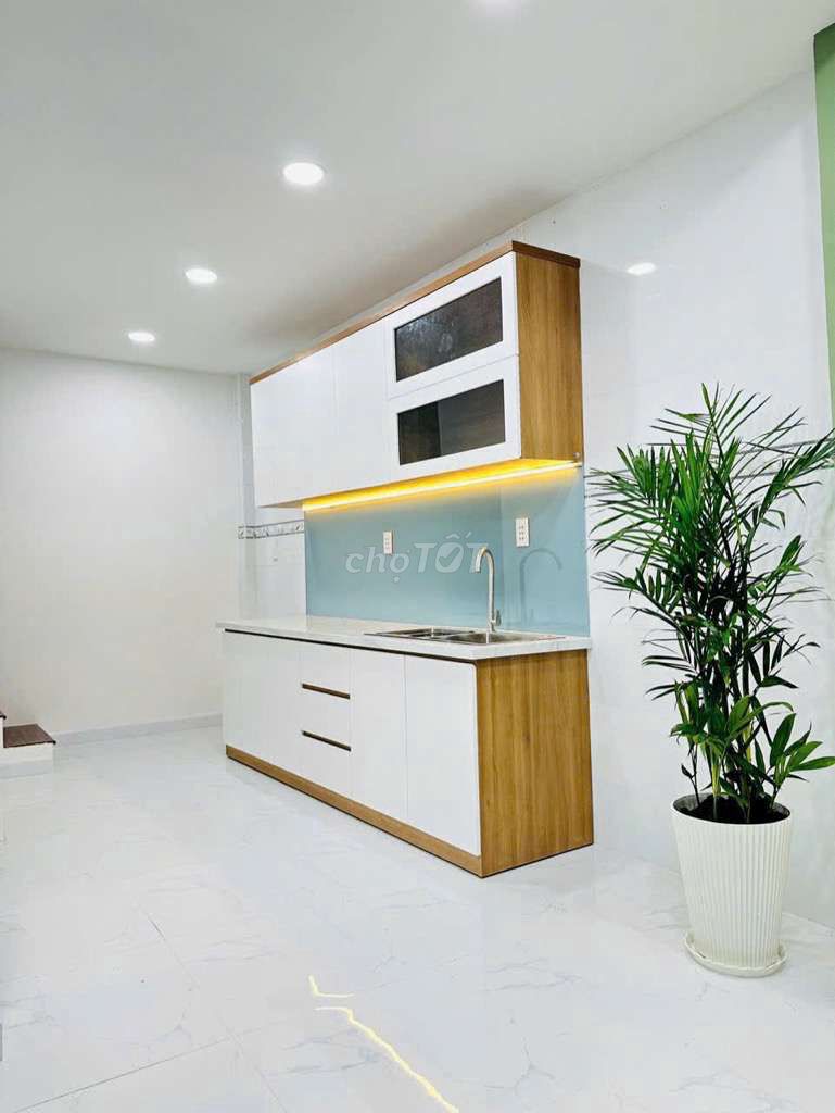 VIP - 4M X 9M - ĐƯỜNG XE HƠI THÔNG - 2 TẦNG MỚI