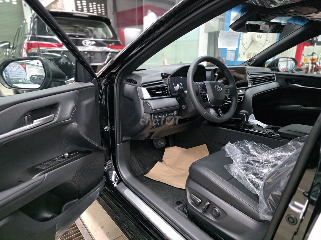 Toyota Camry 2025 2.5 HEV Hybrid TOP HỖ TRỢ 100%TB. Mua bán Ô tô tại Quận 12 Tp Hồ Chí Minh được đăng bởi Quốc Việt hình 4