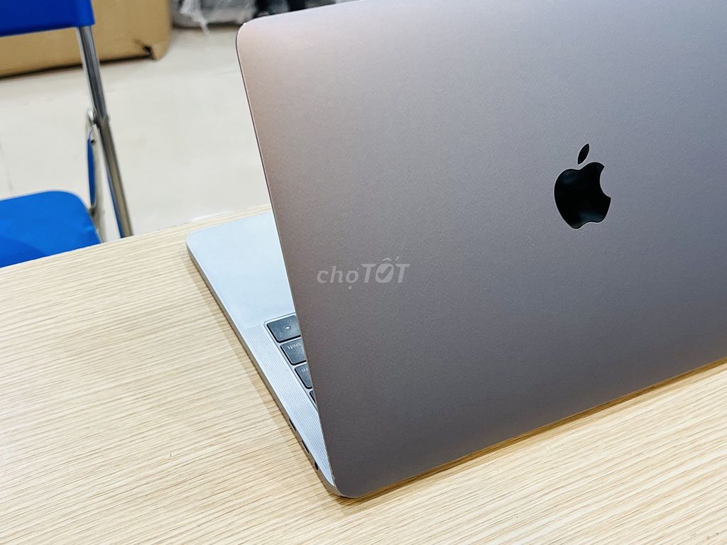 Apple MacBook Pro 2018 i5 8GB/256GB. Mua bán Laptop tại Quận Đống Đa Hà Nội được đăng bởi Long Nghiêm hình 1