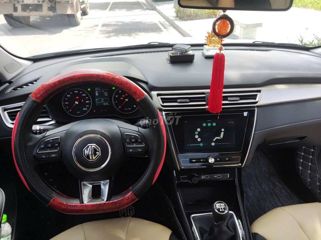 New MG5 MT sx 2024 màu trắng. Mua bán Ô tô tại Quận Thanh Xuân Hà Nội được đăng bởi Thanh Biz Nguyễn Thái Auto hình 4