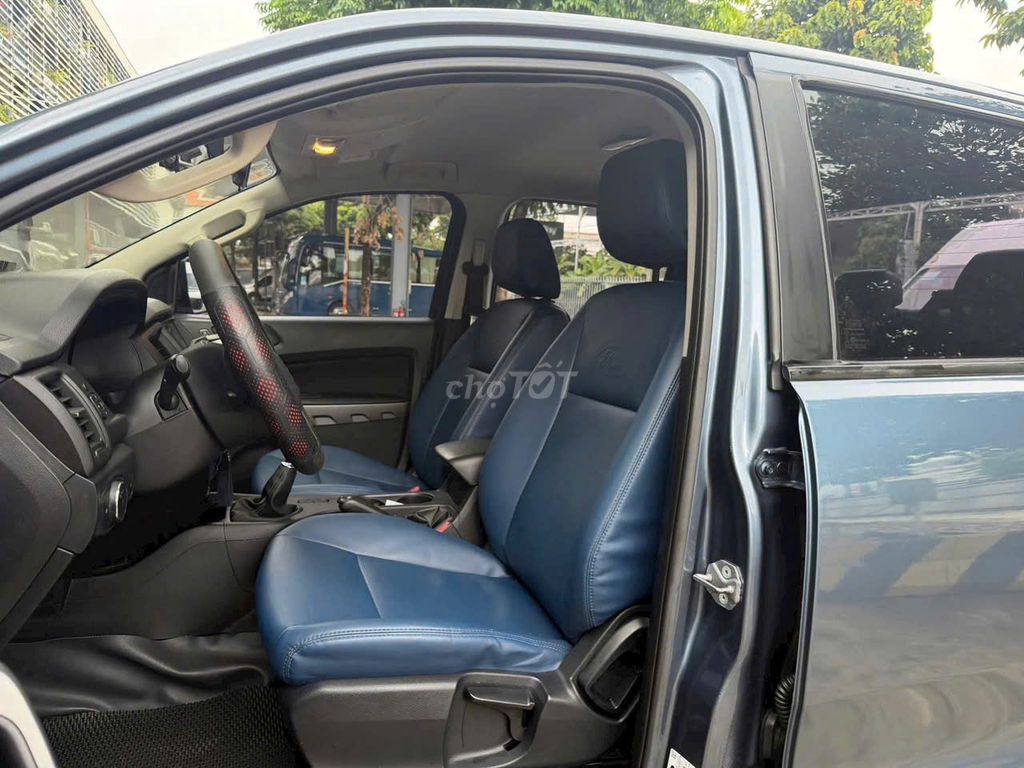 Ford Ranger XLS 2.2L MT 2018 серо-стальной, Таиланд