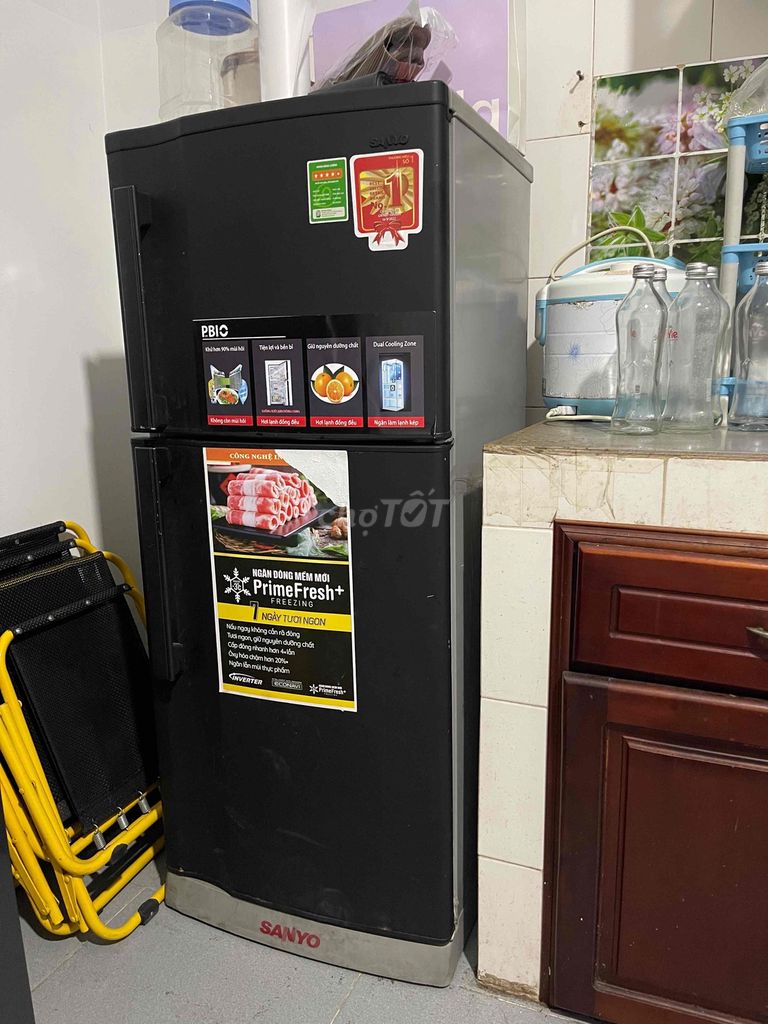 Tủ lạnh Sanyo 150 lít Đen. Mua bán Tủ lạnh tại Quận Gò Vấp Tp Hồ Chí Minh được đăng bởi Lê Chí Hiếu hình 1