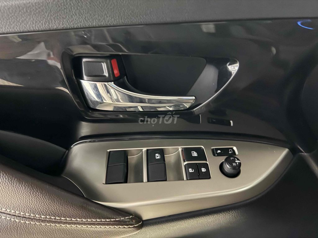 Toyota Innova 2020 2.0G - 12546 km. Mua bán Ô tô tại Thành phố Thủ Đức Tp Hồ Chí Minh được đăng bởi Nguyễn Thành Tài hình 3