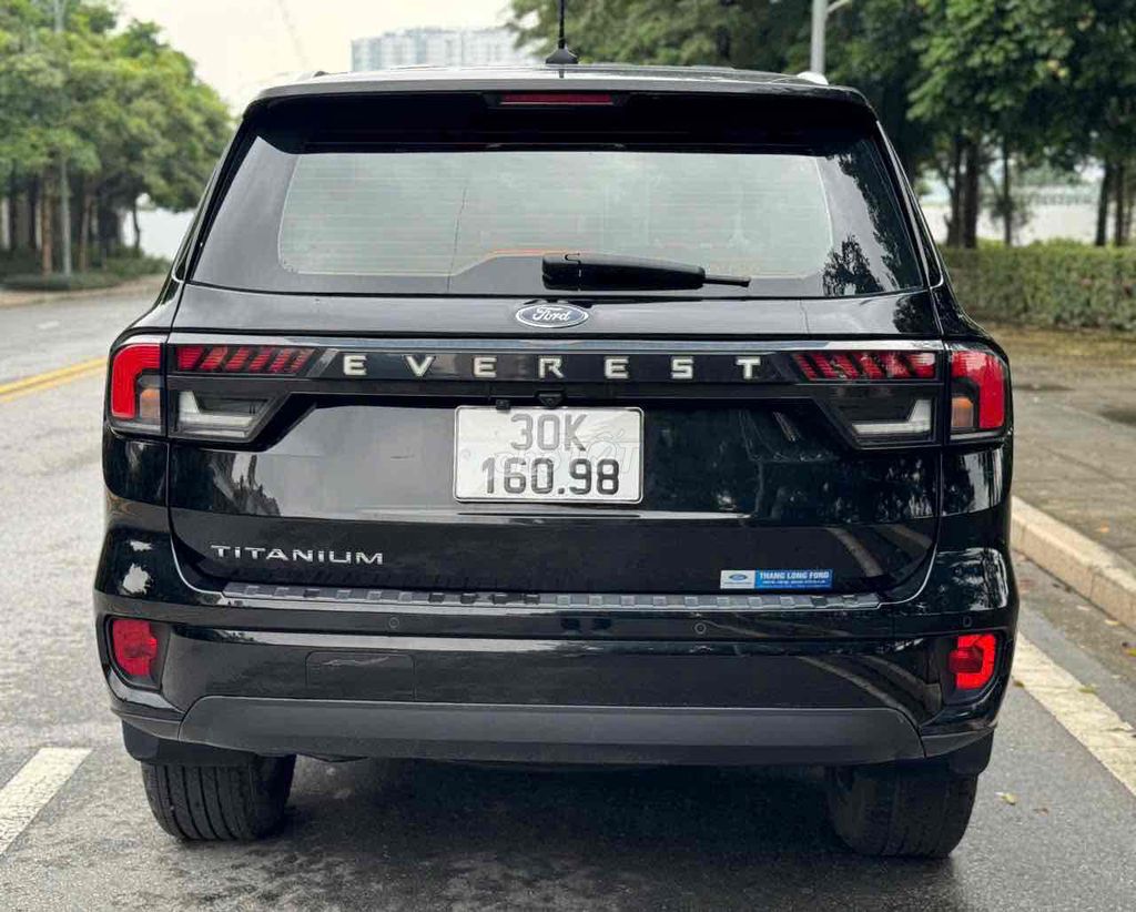 Ford Everest 2023 Titanium 2.0L 4x2 AT - 30000 km. Mua bán Ô tô tại Quận Cầu Giấy Hà Nội được đăng bởi TRUNG HIẾU AUTO hình 3