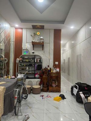 Аренда · 4 комн. · 100 м² · Quận 7, ул. Đường Huỳnh Tấn Phát
