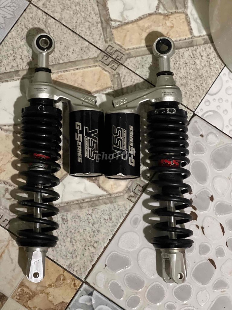 Phụ tùng YSS G-Plus Đen Bạc xì 1 bên dầu. Mua bán Phụ tùng xe tại Quận Gò Vấp Tp Hồ Chí Minh được đăng bởi Thành hình 3