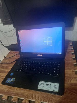 Asus Laptop i3 4005 6GB/120GB Đen Còn mới