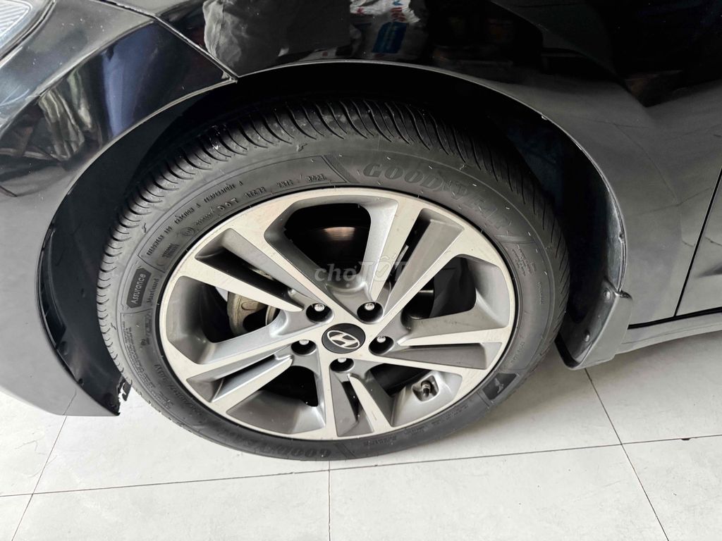 Hyundai Elantra 2018 2.0 AT - 90000 km. Mua bán Ô tô tại Quận 8 Tp Hồ Chí Minh được đăng bởi Võ Trần Nhựt Anh Phúc hình 4
