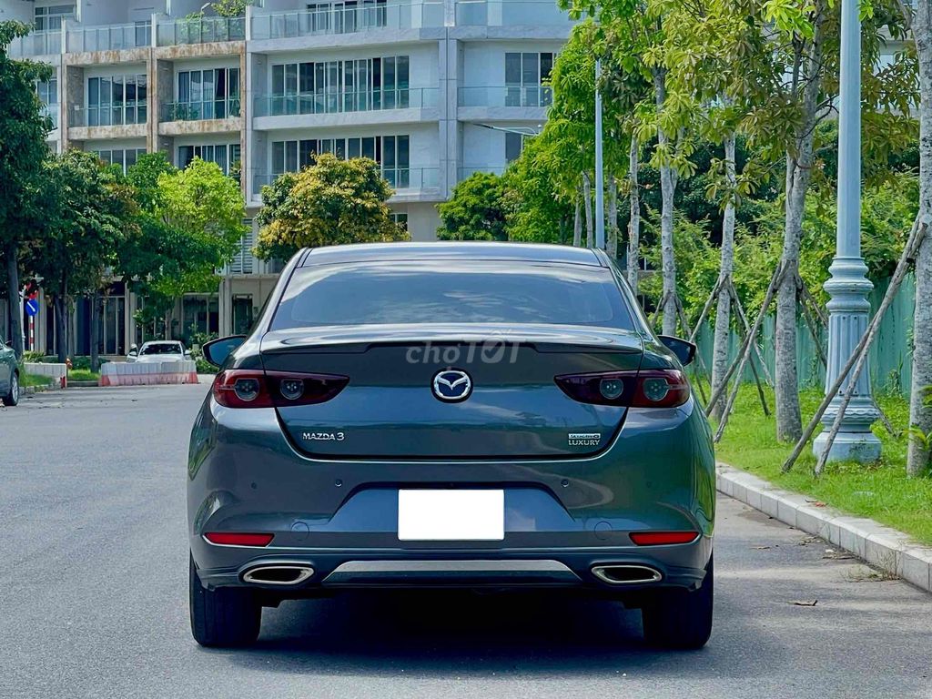 Mazda 3 Luxury 2023 Серый 17 000 км