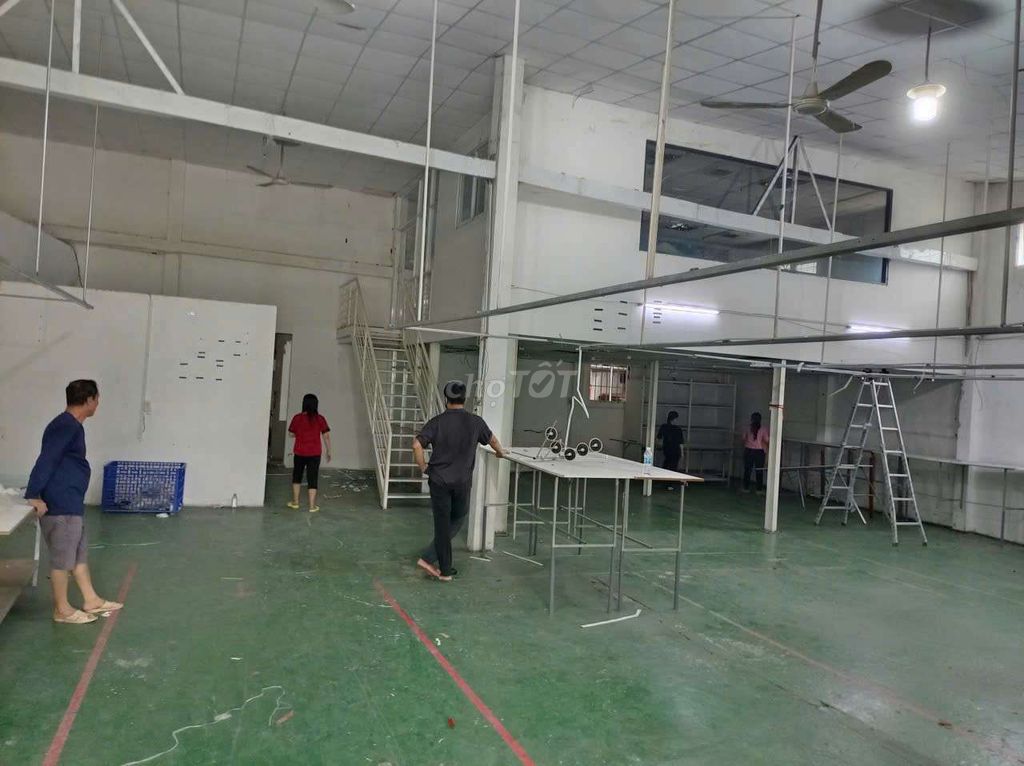 🍀Xưởng Mã Lò 15x25m Y Hình 