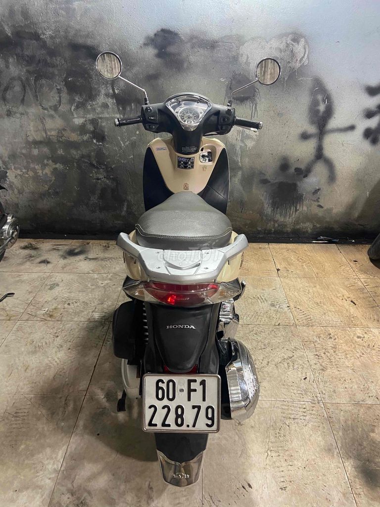 sh mode xe đẹp máy zin êm chất. Mua bán Xe máy tại Thành phố Dĩ An Bình Dương được đăng bởi Cửa Hàng Xe Máy Huy Khoa  hình 5