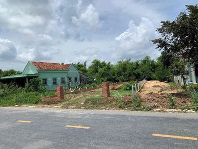 ĐẤT MẶT TIỀN ĐƯỜNG NHỰA 32M. VỊ TRÍ VÀNG NGAY CỔNG VINGROUP.. Mua bán đất tại Huyện Đức Hòa Long An được đăng bởi Tuấn Phong