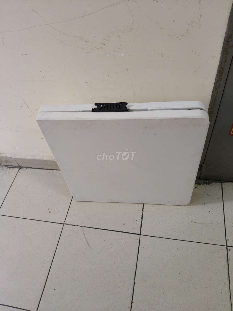 Bàn ăn gấp gọn Nhựa Trắng Đã sử dụng. Mua bán Bàn ghế tại Quận 8 Tp Hồ Chí Minh được đăng bởi Trương văn sáng  hình 1