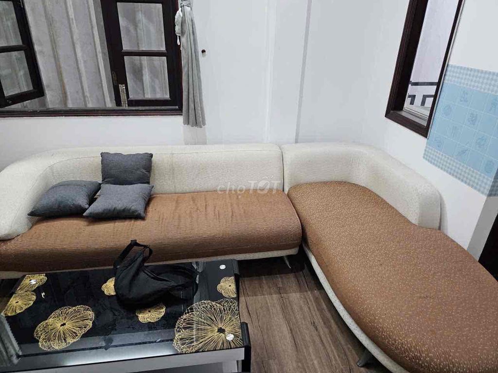 Ghế sofa chữ L vải Nâu Trắng kem. Mua bán Bàn ghế tại Thành phố Thủ Đức Tp Hồ Chí Minh được đăng bởi nguyễn trinh hình 1