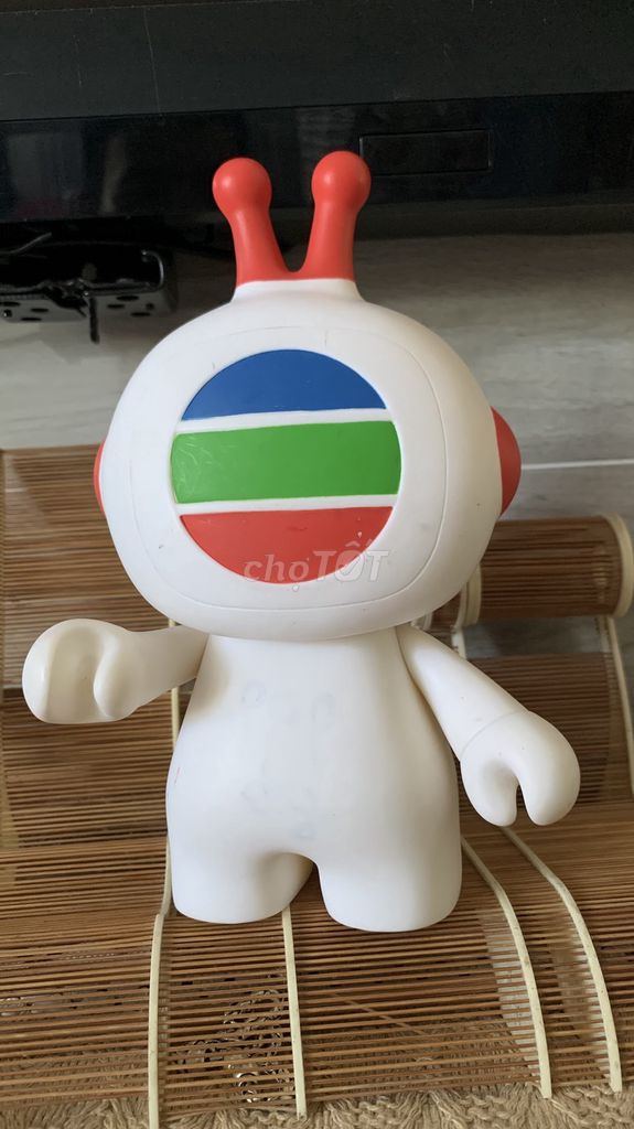 Linh vật TVB Buddy Trắng Đỏ Xanh. Mua bán Đồ sưu tầm, đồ cổ tại Thành phố Huế Thừa Thiên Huế được đăng bởi Mr Sanh hình 1
