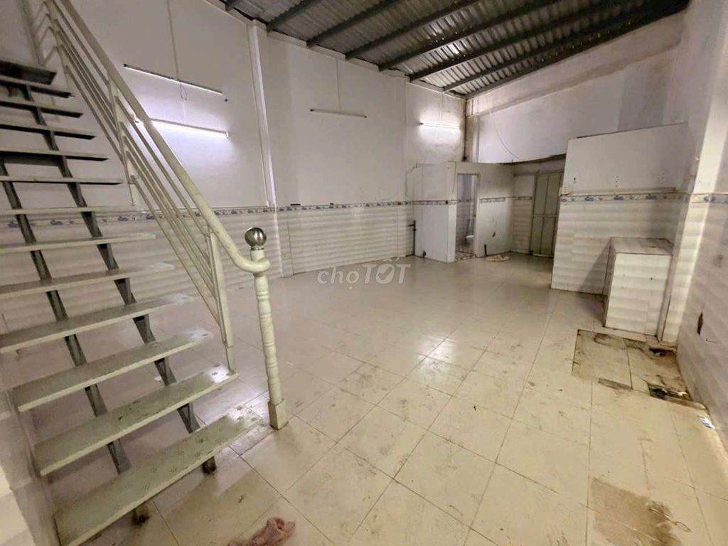 BÁN GẤP NHÀ Q6 LÒ GỐM – 8,9 TỶ – 132M² – HX TẢI – GIÁP Q5 – SÁT MT