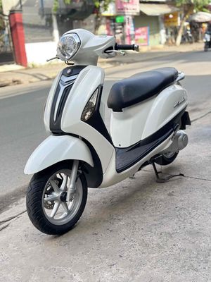 Nozza grande đời 2016 màu trắng còn đẹp và mới 95%