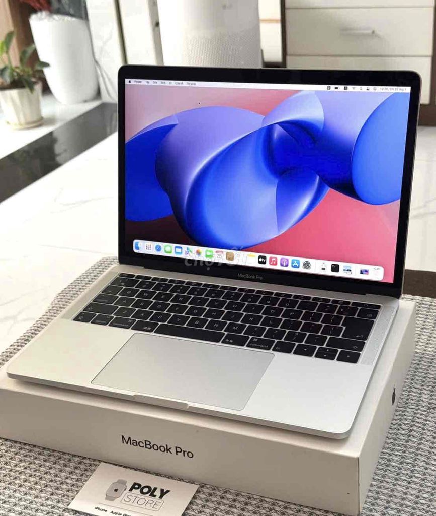 💻 𝐌𝐀𝐂𝐁𝐎𝐎𝐊 𝐏𝐑𝐎 13” 2017 𝐒𝐈𝐋𝐕𝐄𝐑 | 𝐢𝟓 | 𝟖𝐆𝐁 | 128𝐆𝐁. Mua bán Laptop tại Quận Bình Tân Tp Hồ Chí Minh được đăng bởi POLY STORE APPLE hình 1