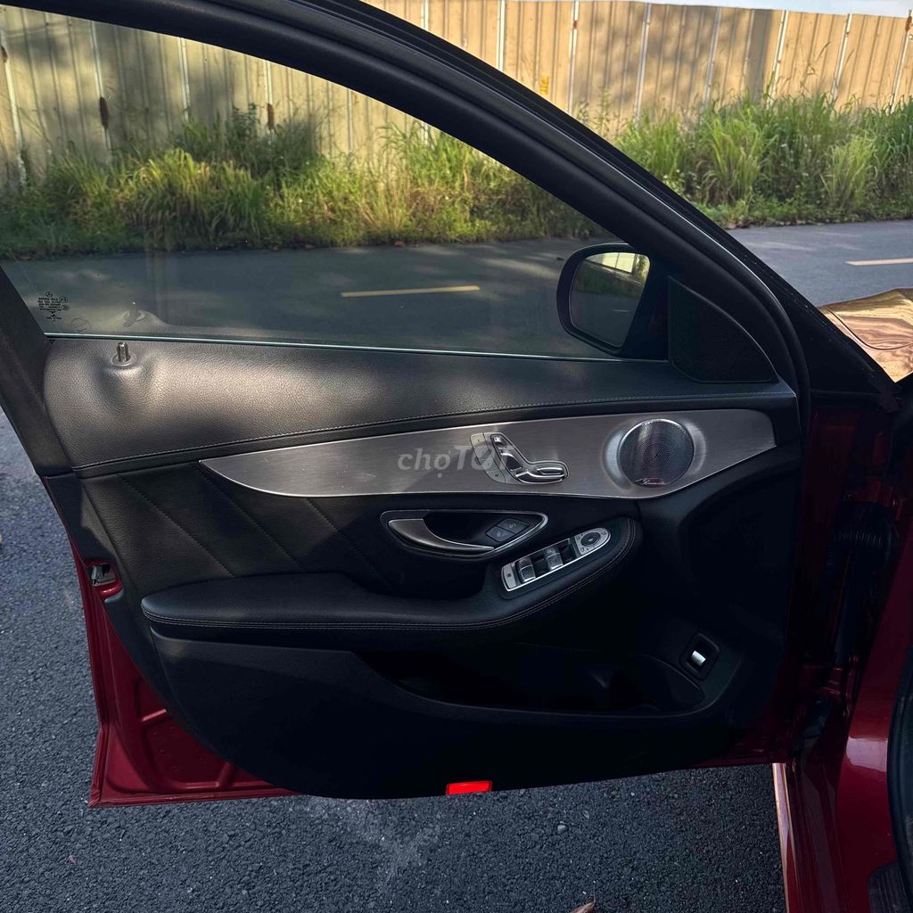 Mer c300 amg 2018 có hổ trợ góp 40% giá trị xe. Mua bán Ô tô tại Quận Bình Thạnh Tp Hồ Chí Minh được đăng bởi huy hình 9