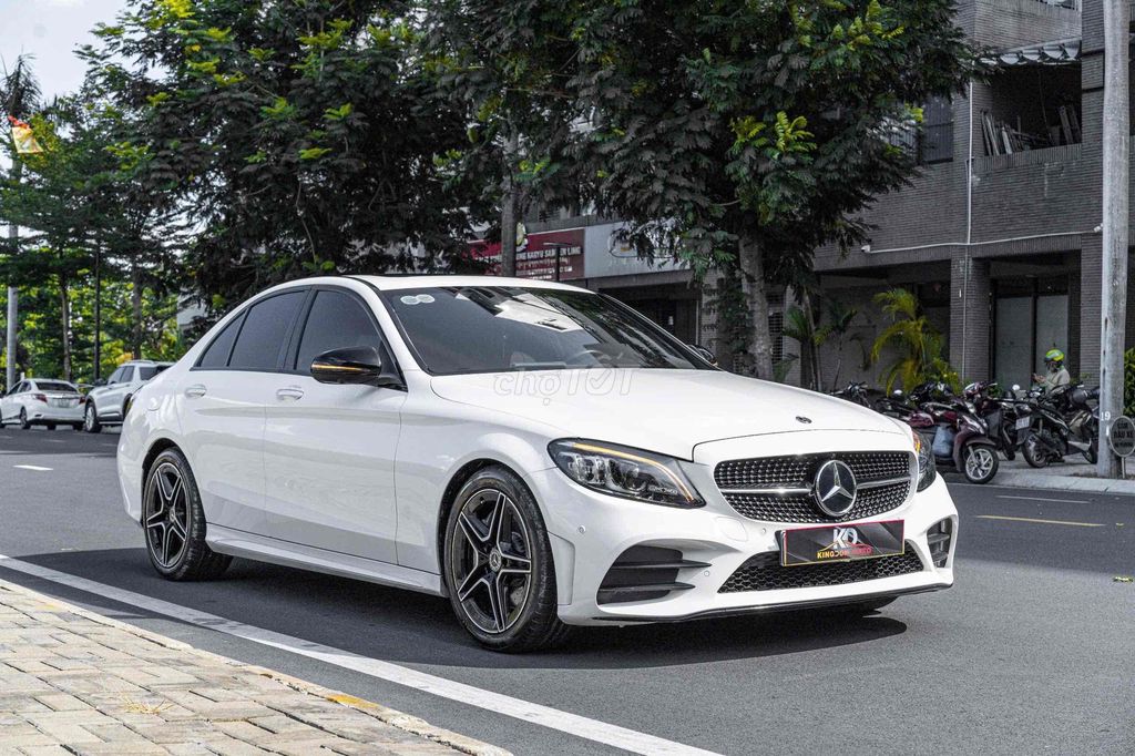 Mercedes Benz C Class 2019 C 300 AMG - 35000 mls. Mua bán Ô tô tại Quận 7 Tp Hồ Chí Minh được đăng bởi Dương Phương hình 3