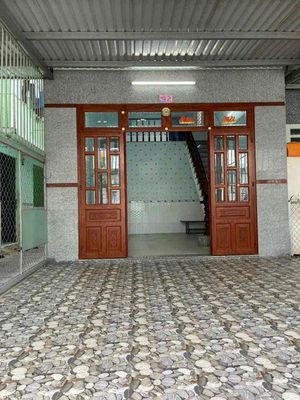 Cho thuê nhà nguyên căn hẻm Lê Hồng Phong 3pn, 2wc sân oto, đường oto.