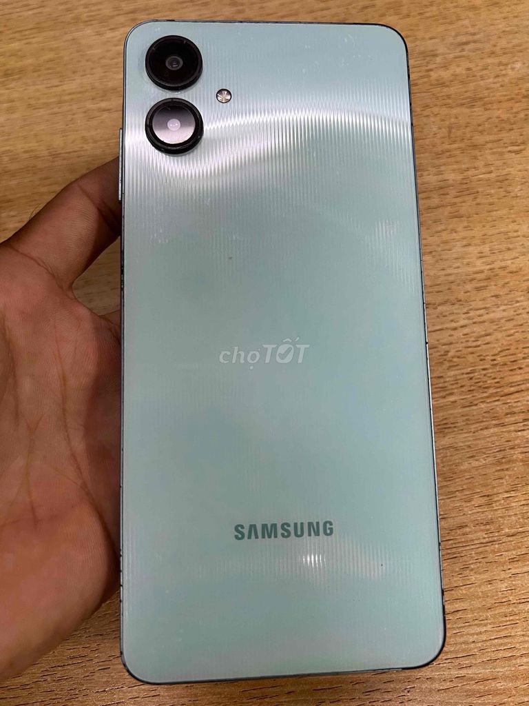 Samsung Galaxy A06 4GB/64GB Xanh. Mua bán Điện thoại tại Huyện Đức Hòa Long An được đăng bởi Minh Ngọc hình 1