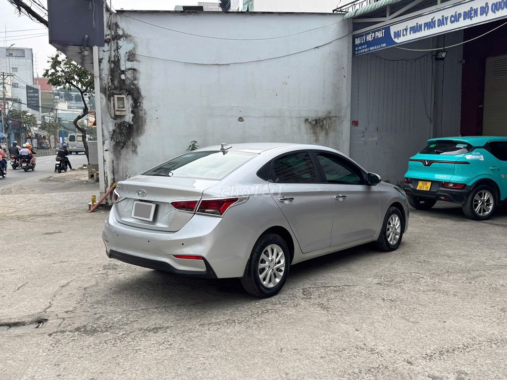 Hyundai Accent 2019 số sàn màu xám bạc. Mua bán Ô tô tại Quận Gò Vấp Tp Hồ Chí Minh được đăng bởi Hoàng 031 hình 3