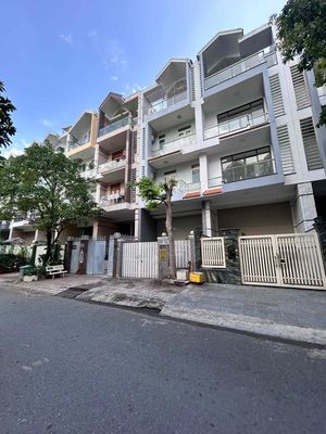 Rent · 4 bd · 100 м² · Quận 7, ул. Himlam