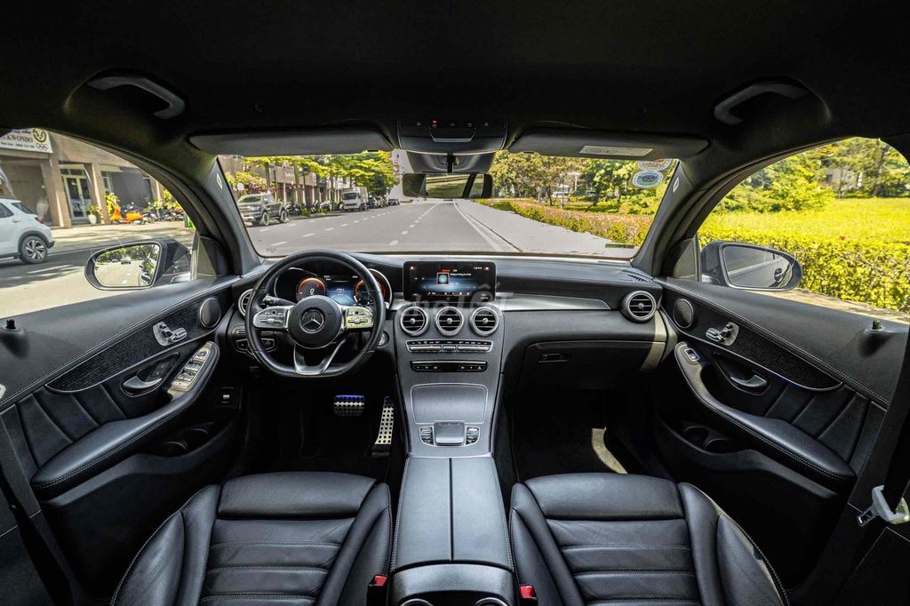 GLC300 COUPE - 2022 màu đen siêu ngầu đẹp xuất sắc. Mua bán Ô tô tại Quận 7 Tp Hồ Chí Minh được đăng bởi Dương Phương hình 12