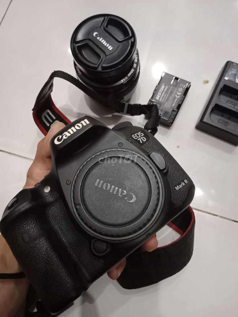 body Canon EOS 7D Mark II Đã qua sử dụng. Mua bán Máy ảnh, Máy quay tại Thành phố Biên Hòa Đồng Nai được đăng bởi Ledinhnam hình 1