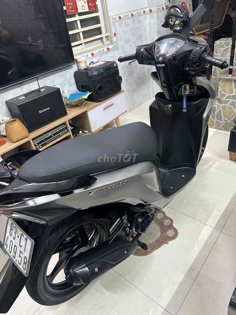 Honda Vision 218 xe đẹp liền lạc máy móc zin êm. Mua bán Xe máy tại Quận Tân Bình Tp Hồ Chí Minh được đăng bởi Tuấn Anh hình 5
