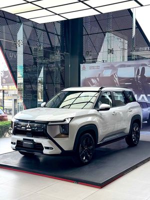Mitsubishi Destinator bản Trắng