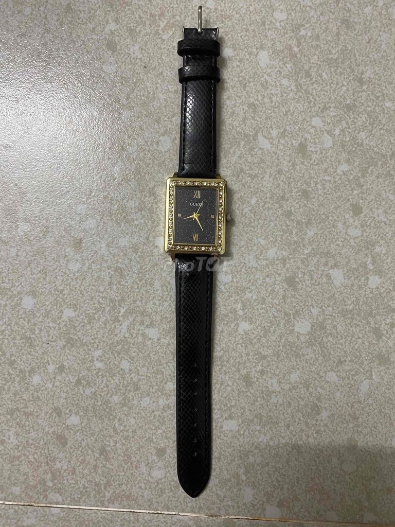 đồng hồ GUESS
