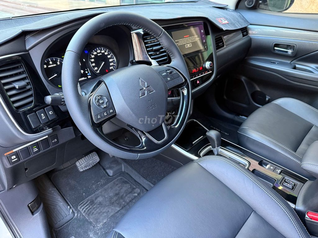Mitsubishi Outlander Premium 2.0 CVT 2021. Mua bán Ô tô tại Quận Long Biên Hà Nội được đăng bởi PHÚC LÂM  AUTO hình 12