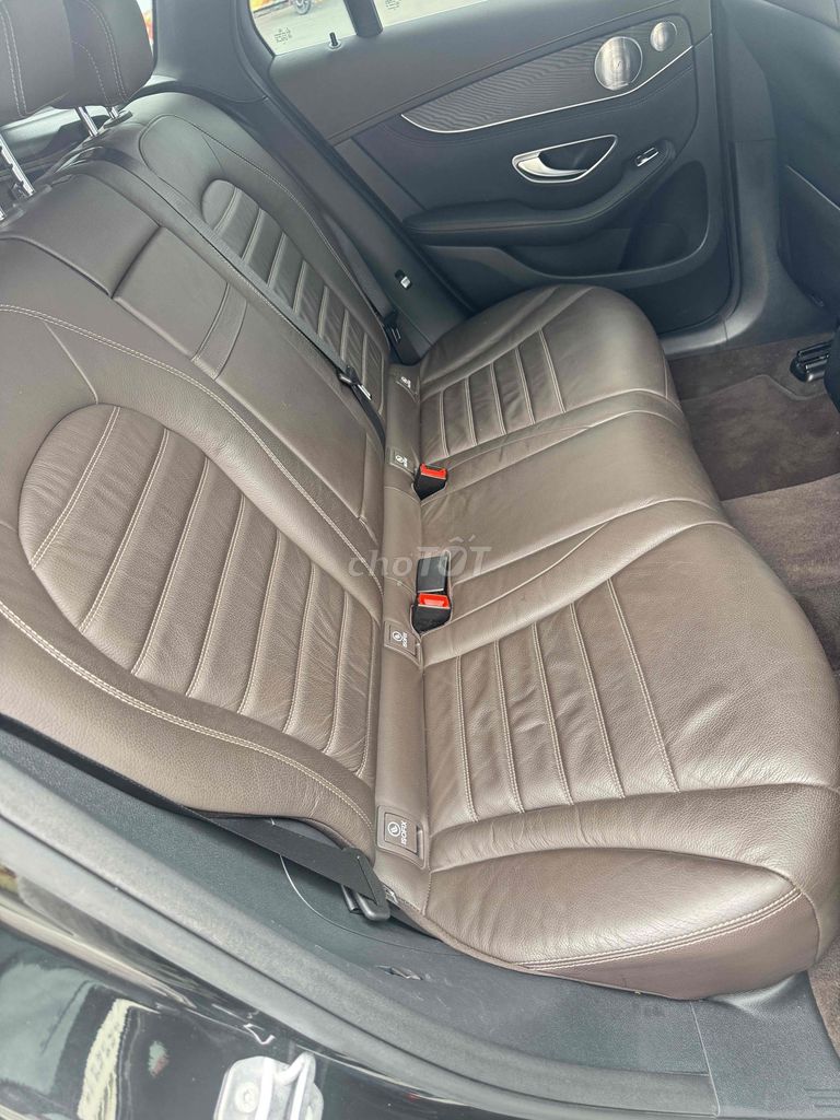 Mercedes Benz GLC300 4matic model  2017 - 62000 km. Mua bán Ô tô tại Quận 11 Tp Hồ Chí Minh được đăng bởi quan hình 14